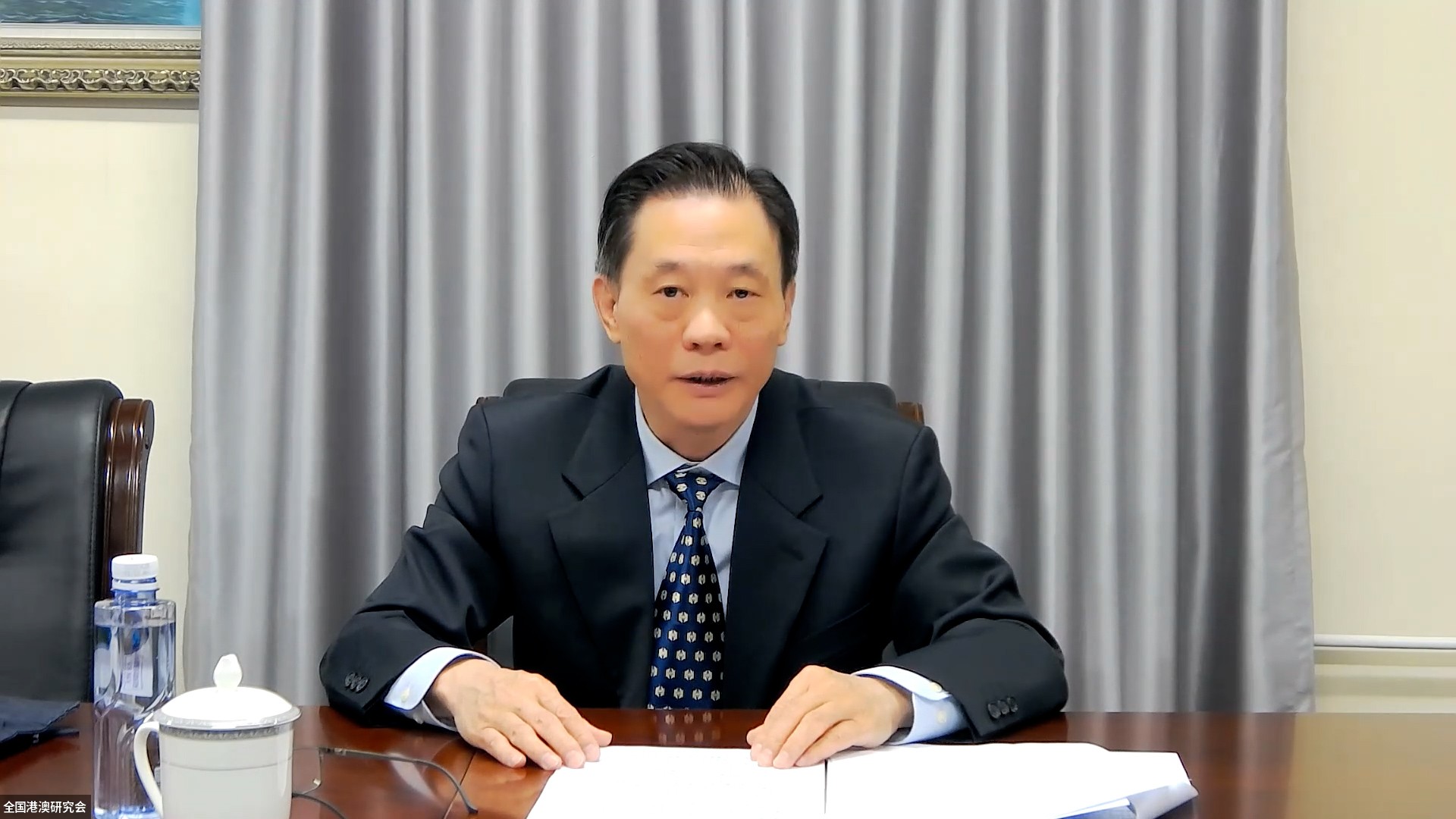 全國港澳研究會會長鄧中華先生就下一階段香港如何參與大灣區建設、進一步融入國家發展大局提出三點。