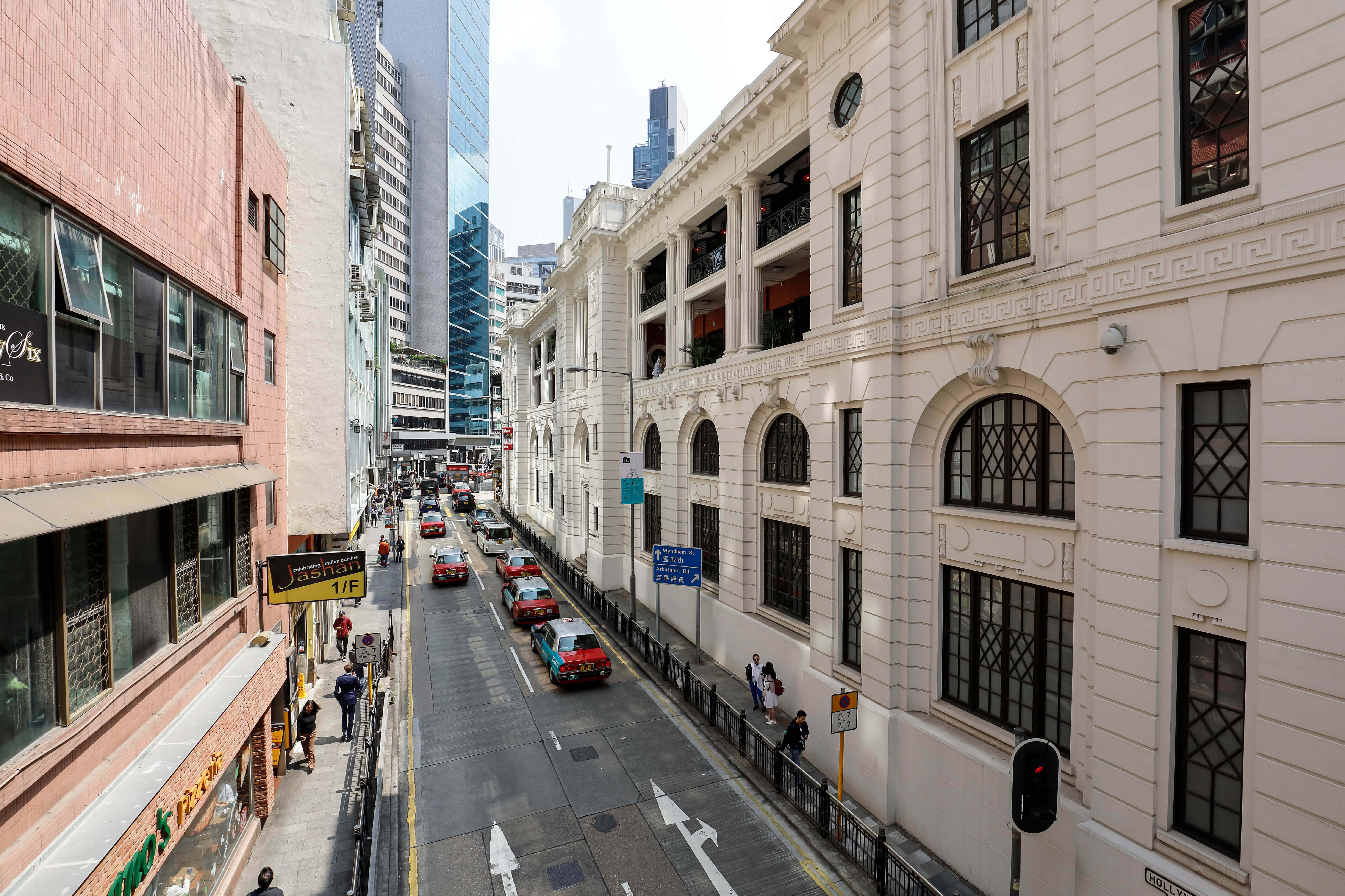 荷李活道揭示香港開埠初期的社經狀況和政商關係糾纏