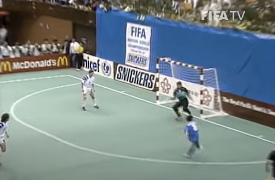 巴西前鋒佐真奴（Jorginho，藍）射入其於決賽的第二個入球，協助球隊領先美國。（圖片來源：FIFA，按此觀看決賽精華）